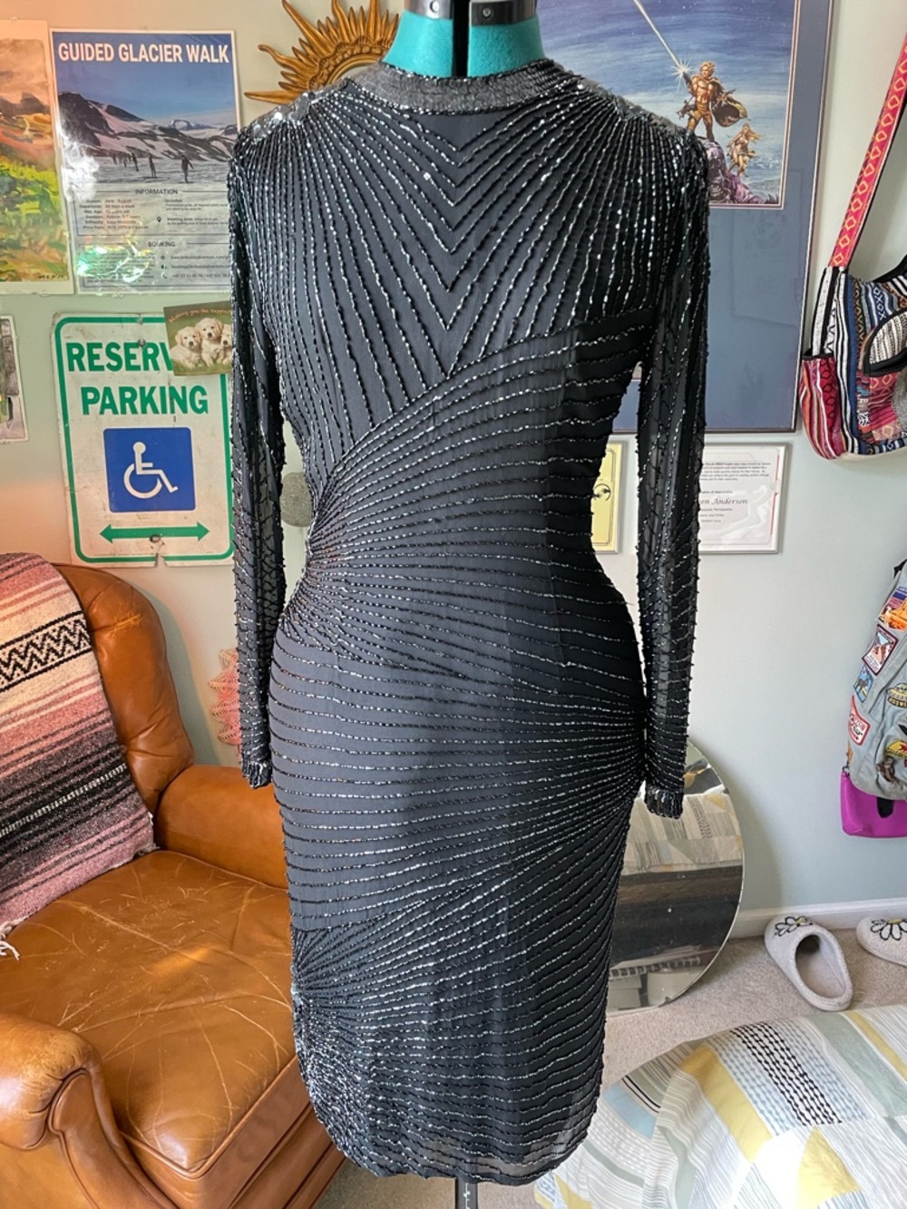 Nite Line sequin and bead cocktail dress black size 6